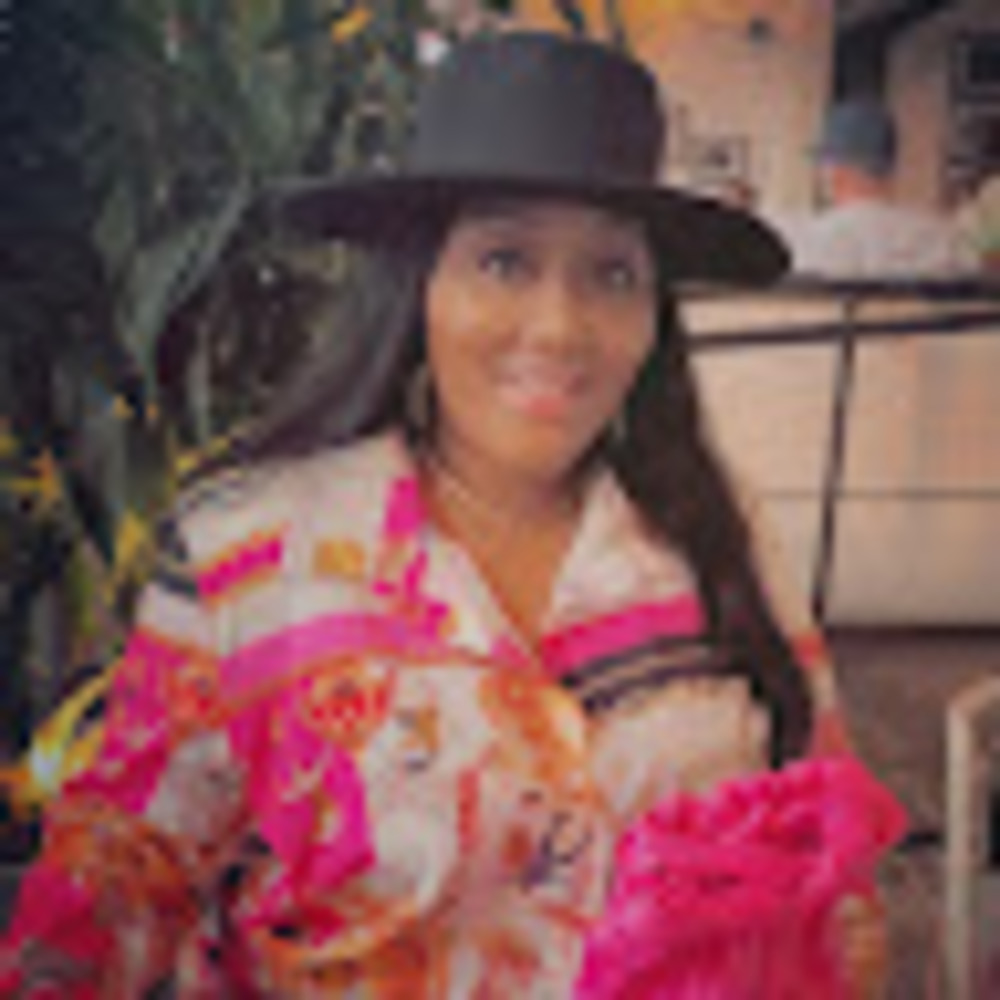 Meet your Posher, Jamila